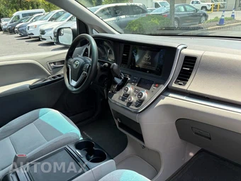 2015 Toyota Sienna LE 8-Passenger 119.3" WB - miniatura 64