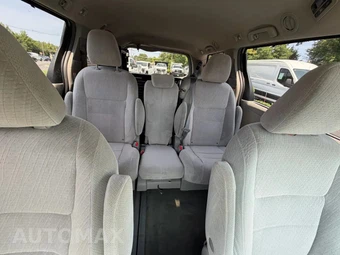 2015 Toyota Sienna LE 8-Passenger 119.3" WB - miniatura 65