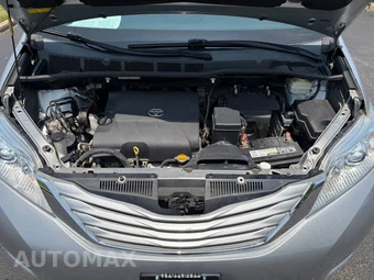 2015 Toyota Sienna LE 8-Passenger 119.3" WB - miniatura 67