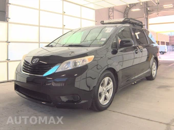 2015 Toyota Sienna LE 8-Passenger 119.3" WB