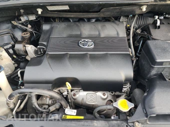 2015 Toyota Sienna LE 8-Passenger 119.3" WB - miniatura 16