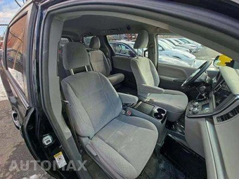 2015 Toyota Sienna LE 8-Passenger 119.3" WB - miniatura 19