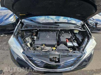2015 Toyota Sienna LE 8-Passenger 119.3" WB - miniatura 22