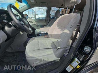 2015 Toyota Sienna LE 8-Passenger 119.3" WB - miniatura 6