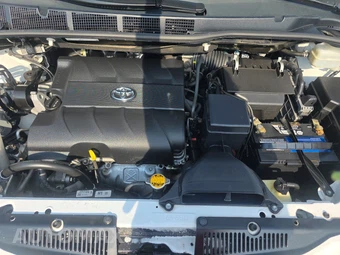 2015 Toyota Sienna LE 8-Passenger 119.3" WB - miniatura 16