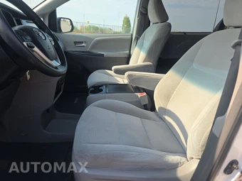 2015 Toyota Sienna LE 8-Passenger 119.3" WB - miniatura 7