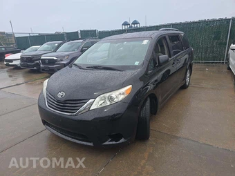 2015 Toyota Sienna LE 8-Passenger 119.3" WB