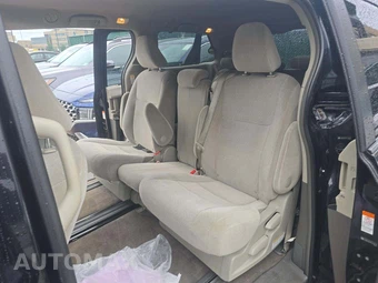 2015 Toyota Sienna LE 8-Passenger 119.3" WB - miniatura 13