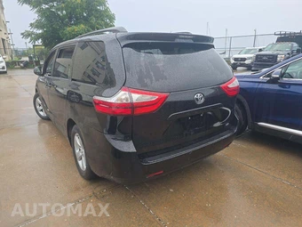 2015 Toyota Sienna LE 8-Passenger 119.3" WB - miniatura 2
