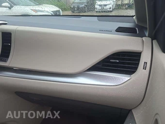 2015 Toyota Sienna LE 8-Passenger 119.3" WB - miniatura 20