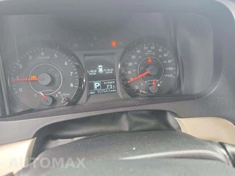 2015 Toyota Sienna LE 8-Passenger 119.3" WB - miniatura 9