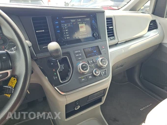 2015 Toyota Sienna LE 8-Passenger 119.3" WB - miniatura 11