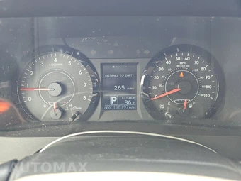 2015 Toyota Sienna LE 8-Passenger 119.3" WB - miniatura 12
