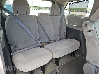 2015 Toyota Sienna LE 8-Passenger 119.3" WB - miniatura 14