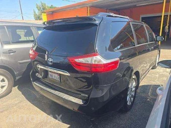 2015 Toyota Sienna Limited 7-Passenger 119.3" WB - miniatura 3