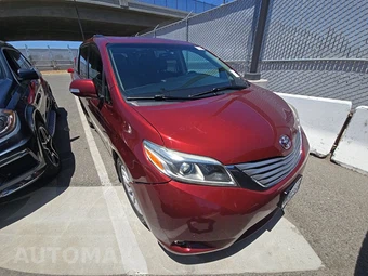 2015 Toyota Sienna Limited Premium 7-Passenger 119.3" WB - miniatura 3