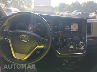 2015 Toyota Sienna Limited Premium 7-Passenger 119.3" WB - miniatura 11