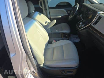 2015 Toyota Sienna Limited Premium 7-Passenger 119.3" WB - miniatura 8