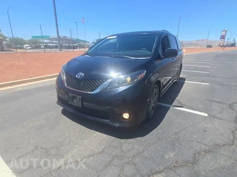 2015 Toyota Sienna SE 8-Passenger 119.3" WB