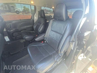 2015 Toyota Sienna SE 8-Passenger 119.3" WB - miniatura 10