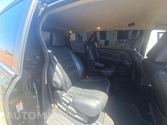 2015 Toyota Sienna SE 8-Passenger 119.3" WB - miniatura 14