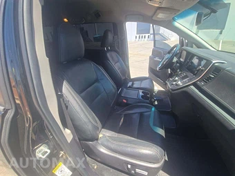 2015 Toyota Sienna SE 8-Passenger 119.3" WB - miniatura 16