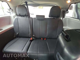 2015 Toyota Sienna SE 8-Passenger 119.3" WB - miniatura 14