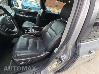 2015 Toyota Sienna SE 8-Passenger 119.3" WB - miniatura 6