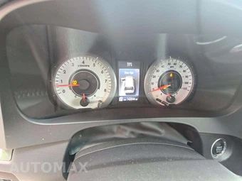 2015 Toyota Sienna SE 8-Passenger 119.3" WB - miniatura 9