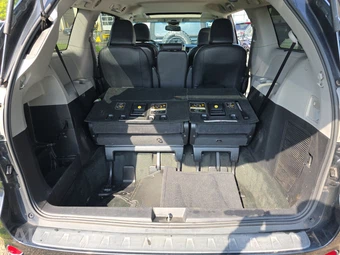 2015 Toyota Sienna SE 8-Passenger 119.3" WB - miniatura 17