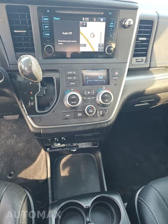 2015 Toyota Sienna SE 8-Passenger 119.3" WB - miniatura 11