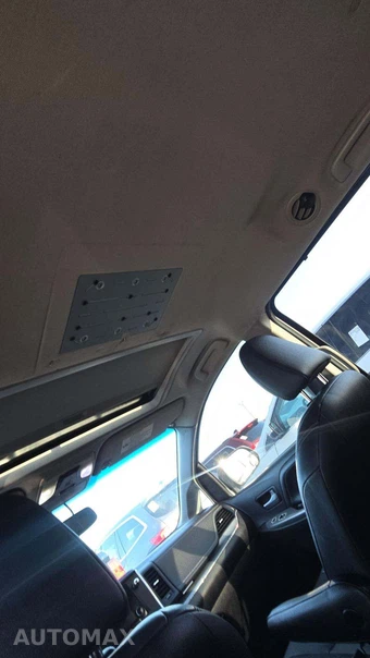 2015 Toyota Sienna SE 8-Passenger 119.3" WB - miniatura 28