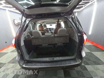 2015 Toyota Sienna XLE 7-Passenger 119.3" WB - miniatura 12