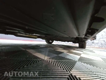 2015 Toyota Sienna XLE 7-Passenger 119.3" WB - miniatura 4