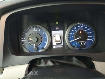 2015 Toyota Sienna XLE 7-Passenger 119.3" WB - miniatura 6