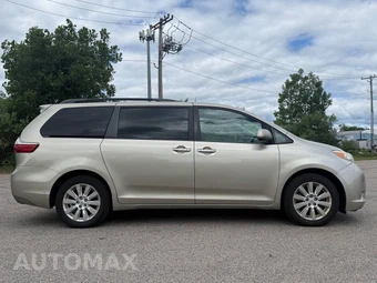 2015 Toyota Sienna XLE 7-Passenger 119.3" WB - miniatura 6