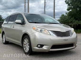 2015 Toyota Sienna XLE 7-Passenger 119.3" WB - miniatura 7