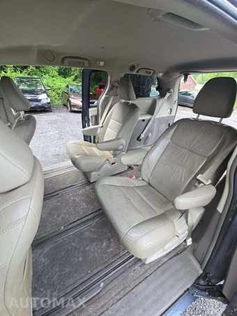 2015 Toyota Sienna XLE 7-Passenger 119.3" WB - miniatura 13