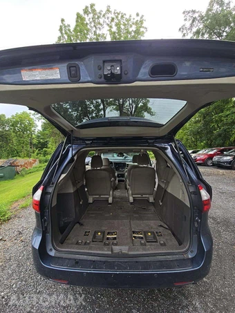 2015 Toyota Sienna XLE 7-Passenger 119.3" WB - miniatura 15