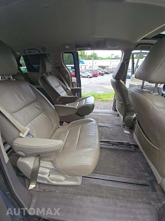 2015 Toyota Sienna XLE 7-Passenger 119.3" WB - miniatura 17