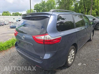 2015 Toyota Sienna XLE 7-Passenger 119.3" WB - miniatura 3