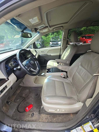 2015 Toyota Sienna XLE 7-Passenger 119.3" WB - miniatura 6