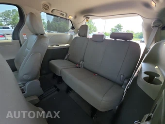 2015 Toyota Sienna XLE 8-Passenger 119.3" WB - miniatura 14