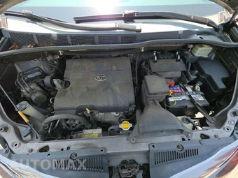 2015 Toyota Sienna XLE 8-Passenger 119.3" WB - miniatura 16