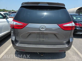 2015 Toyota Sienna XLE 8-Passenger 119.3" WB - miniatura 5