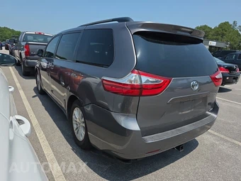 2015 Toyota Sienna XLE 8-Passenger 119.3" WB - miniatura 6