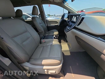 2015 Toyota Sienna XLE 8-Passenger 119.3" WB - miniatura 8