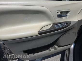 2015 Toyota Sienna XLE 8-Passenger 119.3" WB - miniatura 9