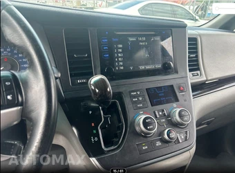 2015 Toyota Sienna XLE 8-Passenger 119.3" WB - miniatura 18