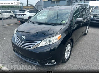 2015 Toyota Sienna XLE 8-Passenger 119.3" WB - miniatura 2